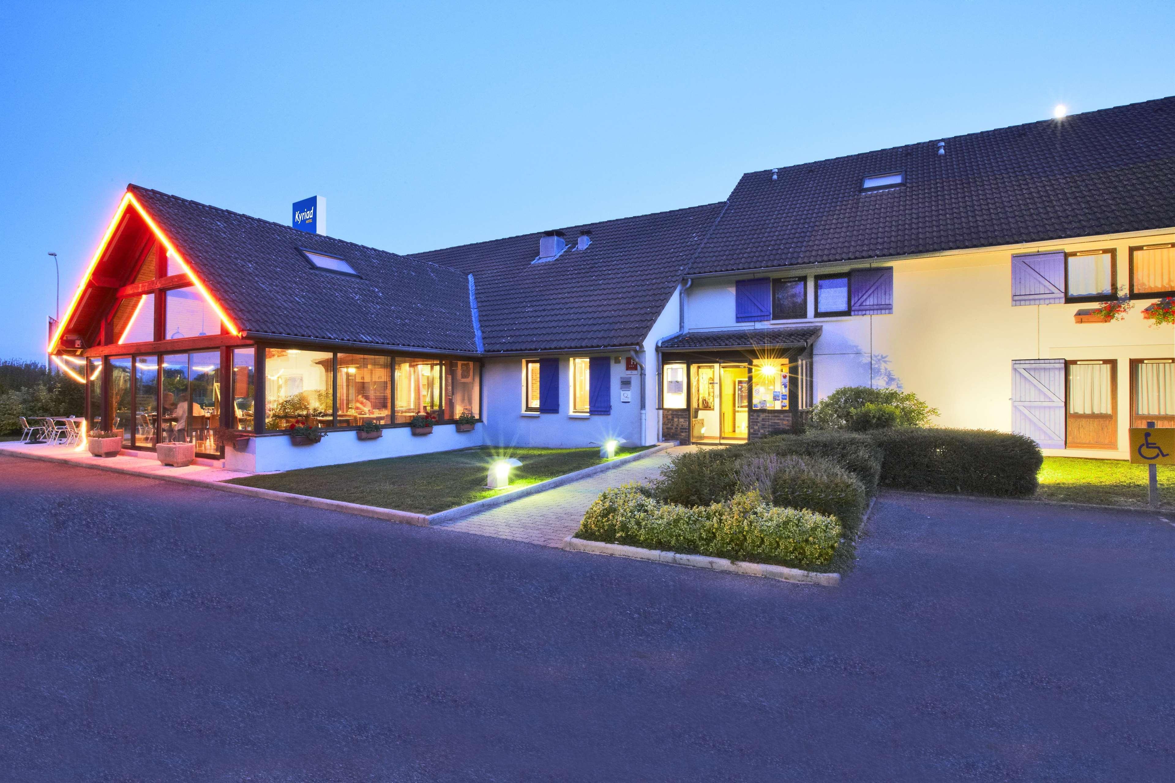 Kyriad Geneve St-Genis-Pouilly Saint-Genis-Pouilly Exterior foto