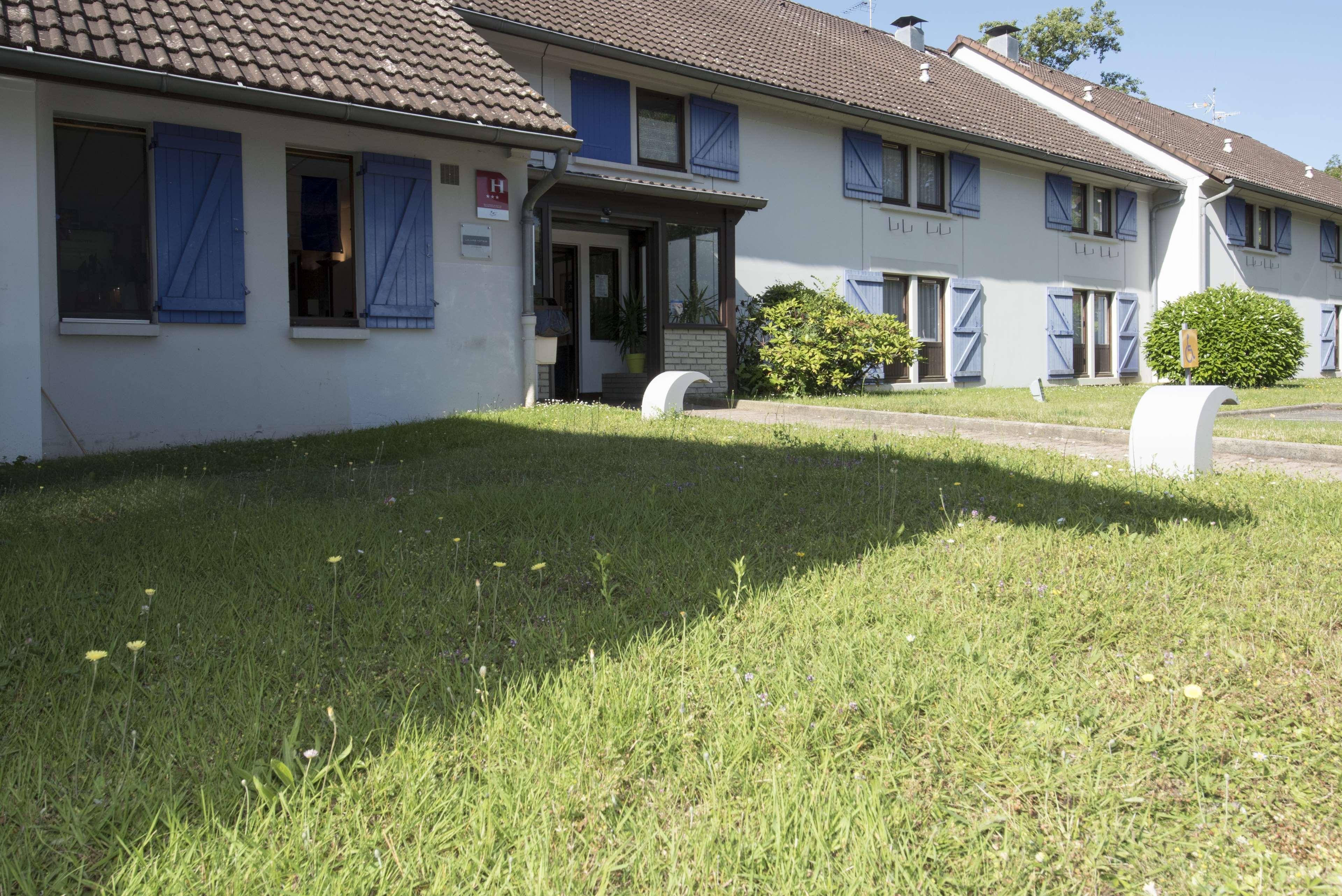 Kyriad Geneve St-Genis-Pouilly Saint-Genis-Pouilly Exterior foto